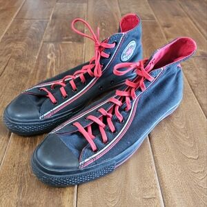 NWOT: *Rare* unisex Converse Chuck Taylors size 10 M/12 W